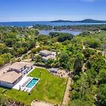 Villa Adeona *