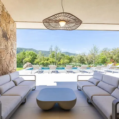 Villa Adeona *