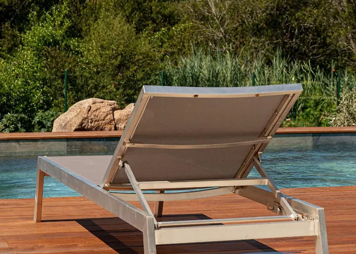 فيلة Adeona *